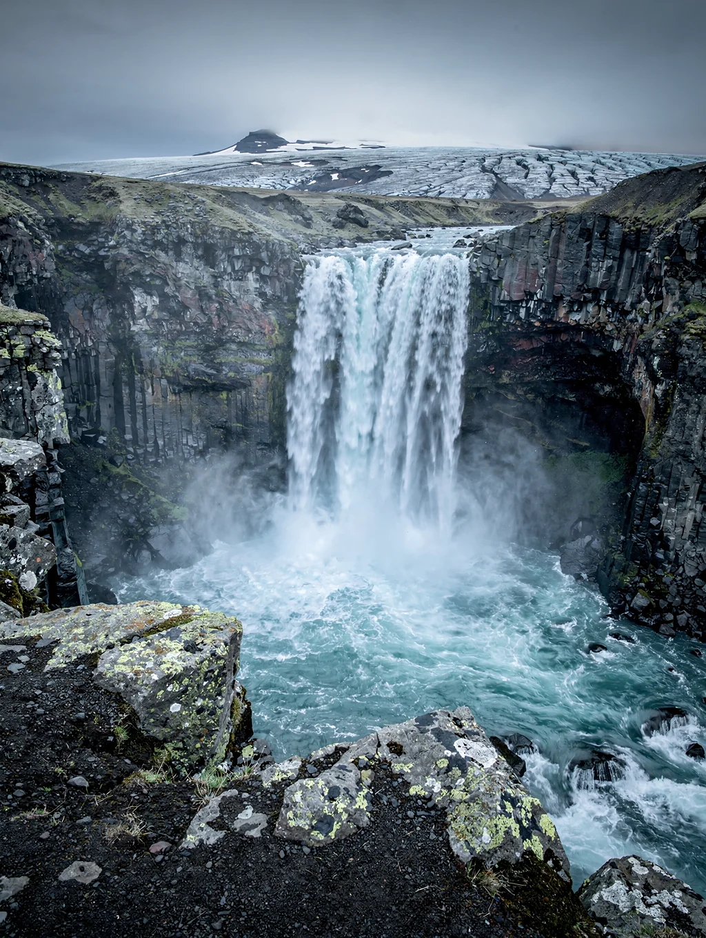 Volcanic river flowing through Icelandic highlands